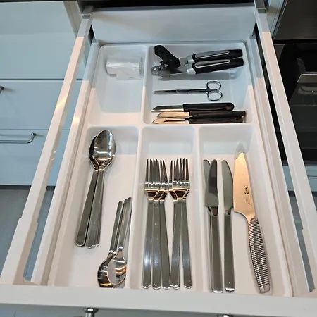 Spacieuse 1er Etage * シャルルロワ