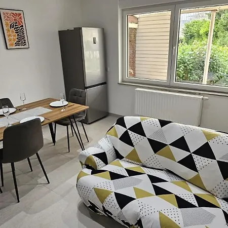 Spacieuse 1er Etage Gasthuis