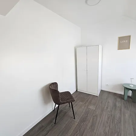 Gasthuis Spacieuse 1er Etage *